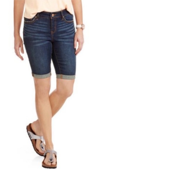 Faded Glory Pants - 10/$25🦋 Faded Glory Medium Wash 5-Pocket Cuffed Bermuda Shorts - Size 8